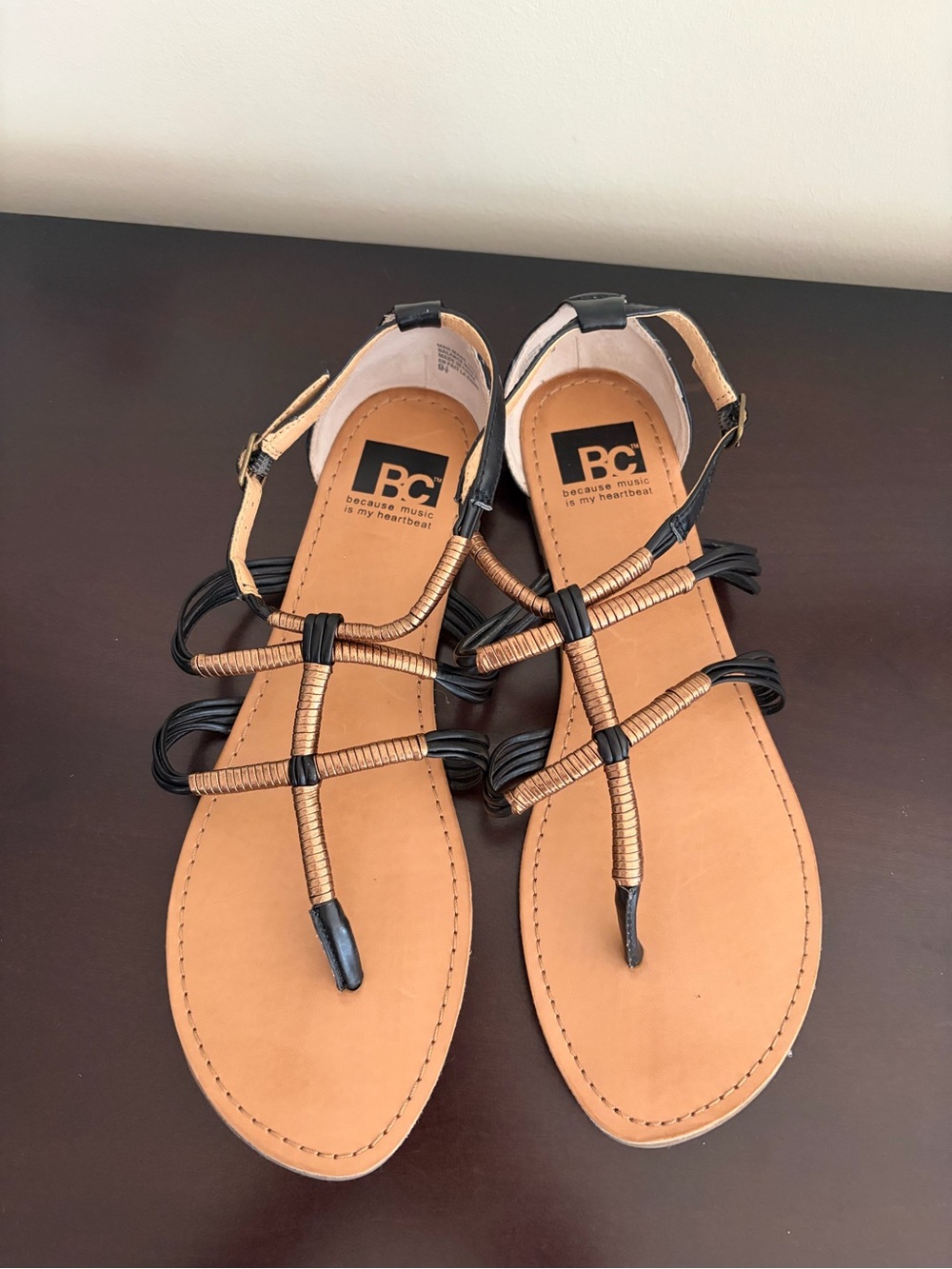 BC Footwear Tan & Black Wrapped-Strap Women’s Sandals size 9.5